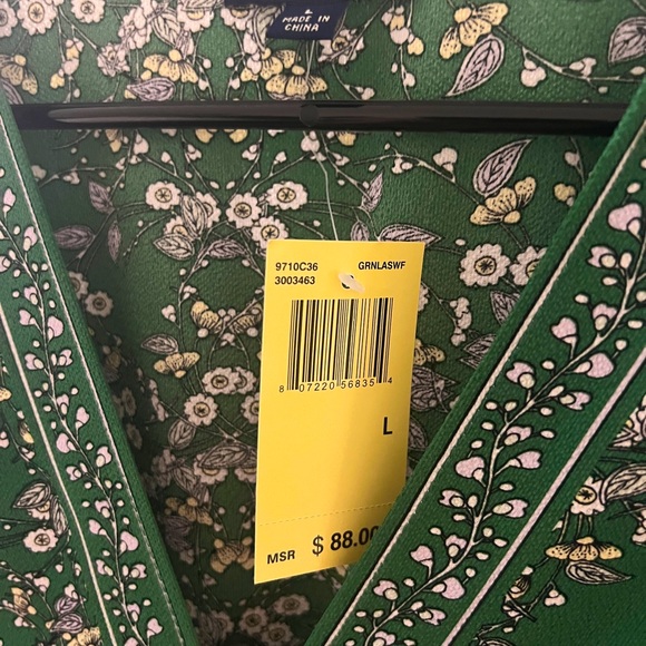 Max Edition Green Floral Blouse - Picture 2 of 3